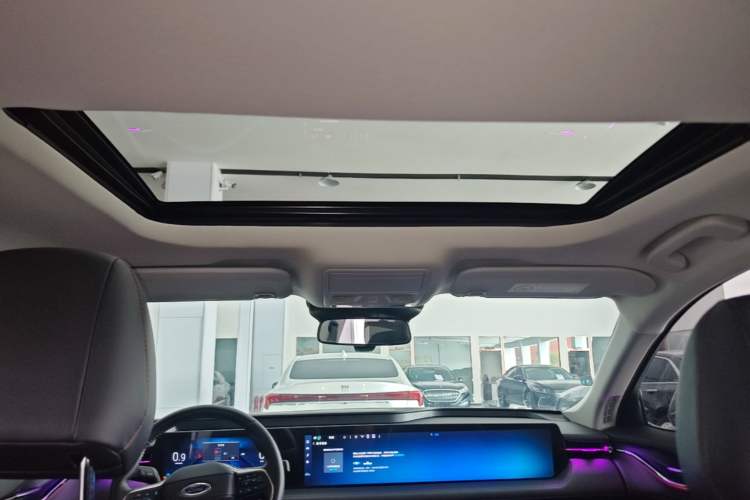 Used Ford Mondeo 2023 EcoBoost 245 Luxury Model Headliner