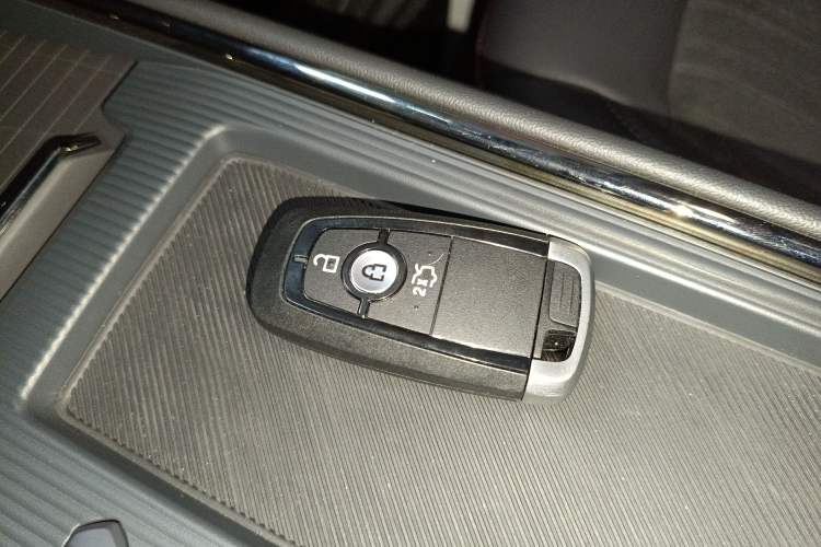 Used Ford Mondeo 2023 EcoBoost 245 Luxury Model Interior 1