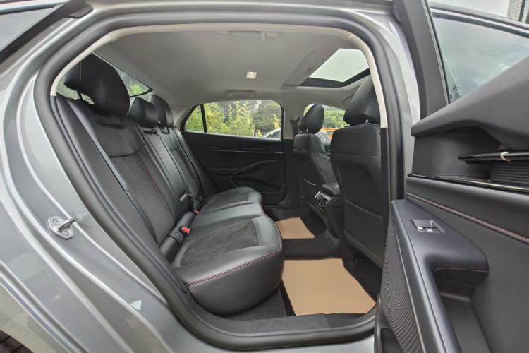 Used Ford Mondeo 2023 EcoBoost 245 Luxury Model Interior 10