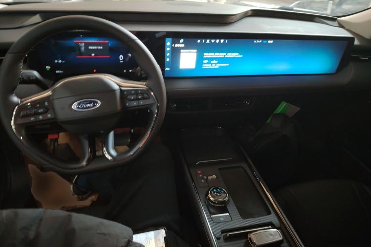 Used Ford Mondeo 2023 EcoBoost 245 Luxury Model Interior 2