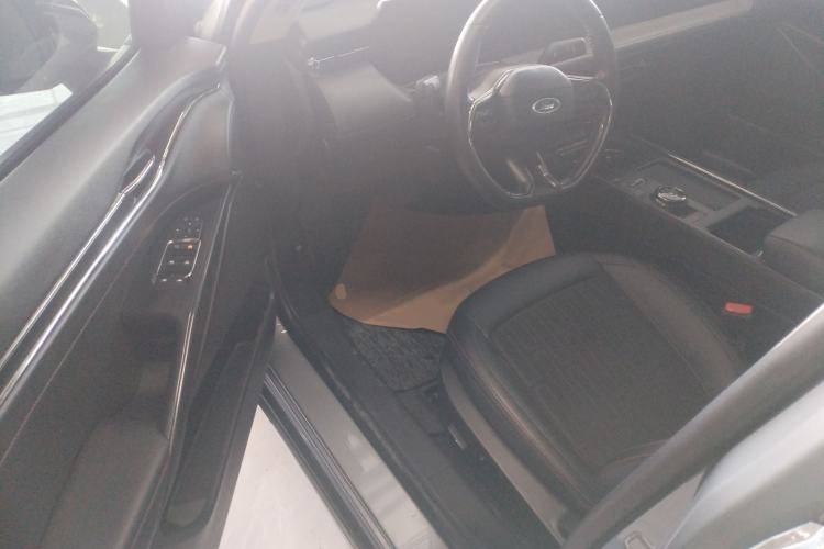 Used Ford Mondeo 2023 EcoBoost 245 Luxury Model Interior 3