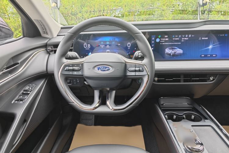 Used Ford Mondeo 2023 EcoBoost 245 Luxury Model Interior 3