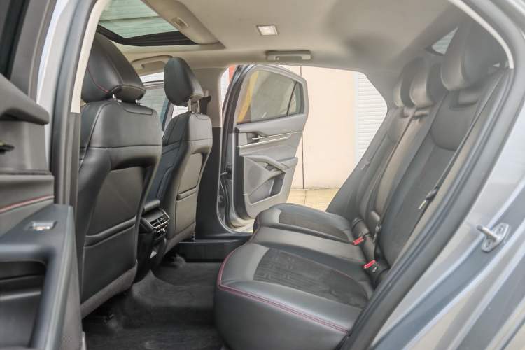 Used Ford Mondeo 2023 EcoBoost 180 Luxury Model Interior 4