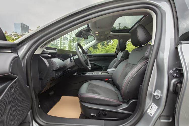 Used Ford Mondeo 2023 EcoBoost 245 Luxury Model Interior 4