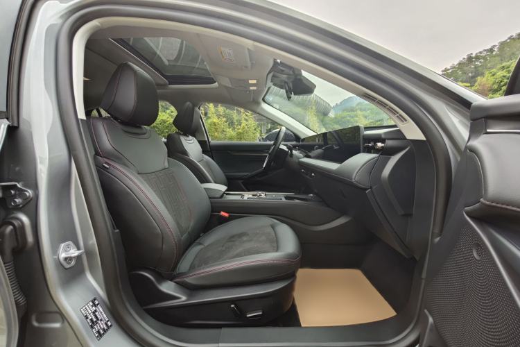 Used Ford Mondeo 2023 EcoBoost 245 Luxury Model Interior 8