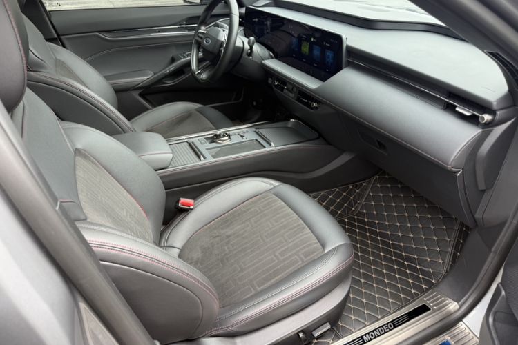 Used Ford Mondeo 2023 EcoBoost 180 Comfort Model Interior 8