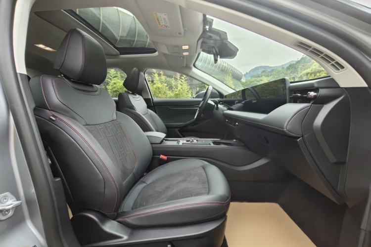 Used Ford Mondeo 2023 EcoBoost 245 Luxury Model Interior 9