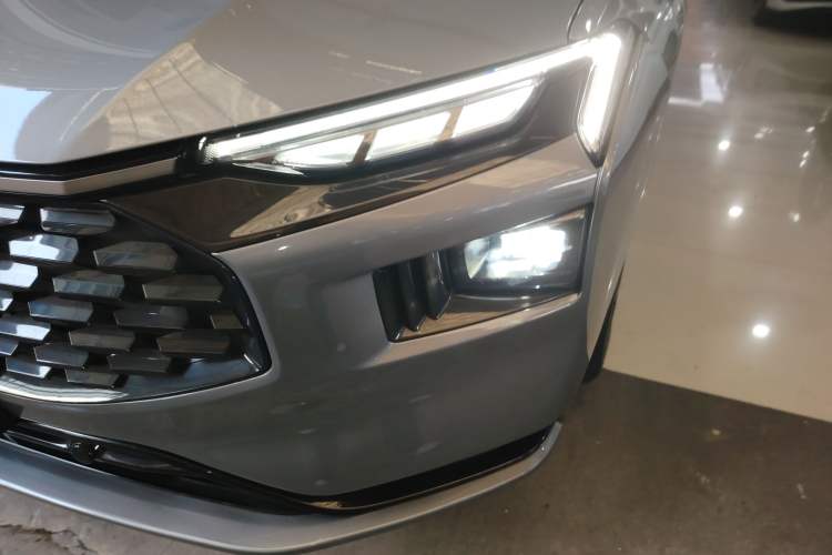 Used Ford Mondeo 2023 EcoBoost 245 Luxury Model Left Front Headlight