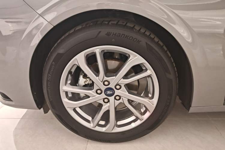 Used Ford Mondeo 2023 EcoBoost 245 Luxury Model Left Front Wheel Hub