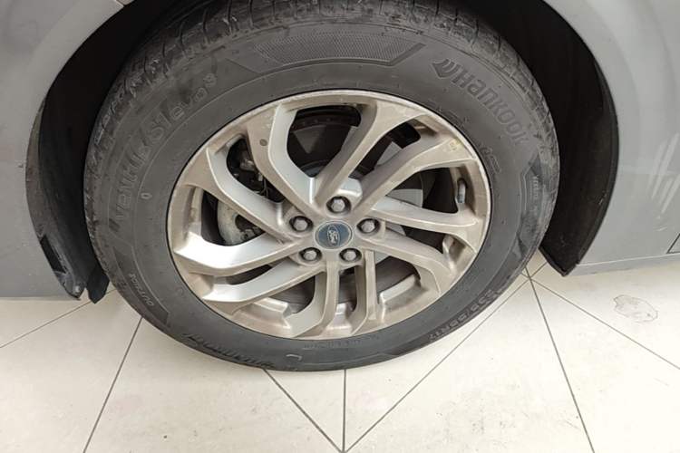 Used Ford Mondeo 2023 EcoBoost 180 Comfort Model Left Front Wheel Hub