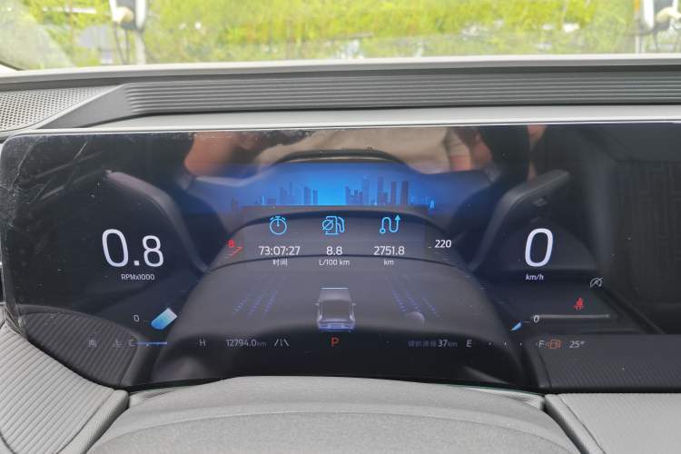 Used Ford Mondeo 2023 EcoBoost 245 Luxury Model Odometer Close Up