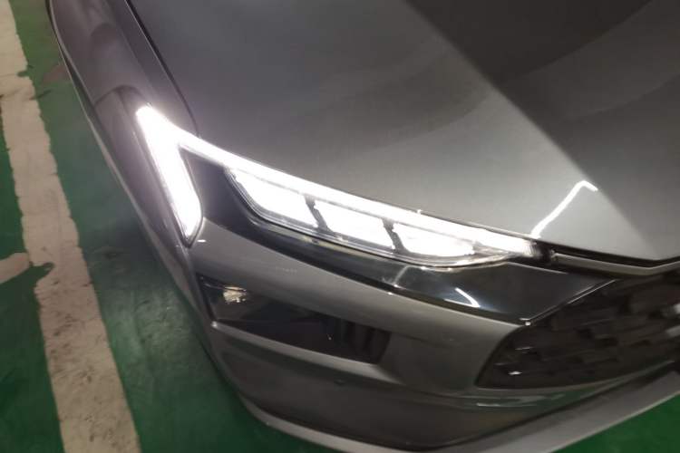 Used Ford Mondeo 2023 EcoBoost 180 Comfort Model Right Front Headlight