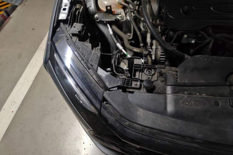 Used Ford Mondeo 2023 EcoBoost 180 Luxury Model Right Front Headlight
