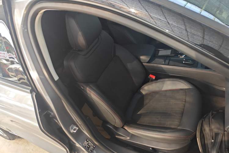Used Ford Mondeo 2023 EcoBoost 245 Luxury Model Right Front Seat