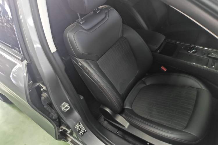 Used Ford Mondeo 2023 EcoBoost 180 Luxury Model Right Front Seat
