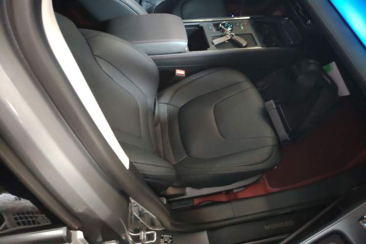 Used Ford Mondeo 2023 EcoBoost 245 Luxury Model Right Front Seat