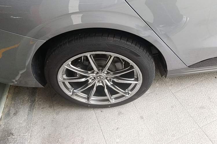 Used Ford Mondeo 2023 EcoBoost 245 Ultimate Model Right Rear Wheel Hub