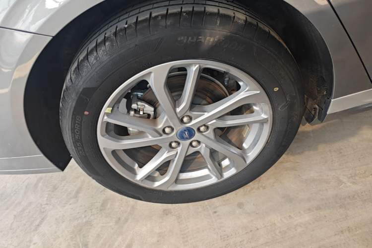 Used Ford Mondeo 2023 EcoBoost 245 Luxury Model Right Rear Wheel Hub