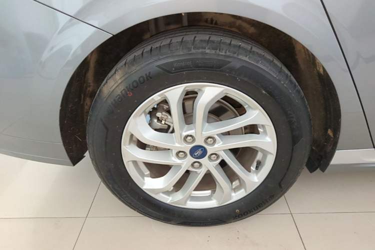 Used Ford Mondeo 2023 EcoBoost 180 Comfort Model Right Rear Wheel Hub