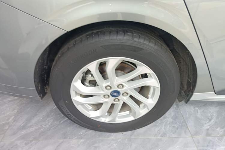 Used Ford Mondeo 2023 EcoBoost 180 Comfort Model Right Rear Wheel Hub
