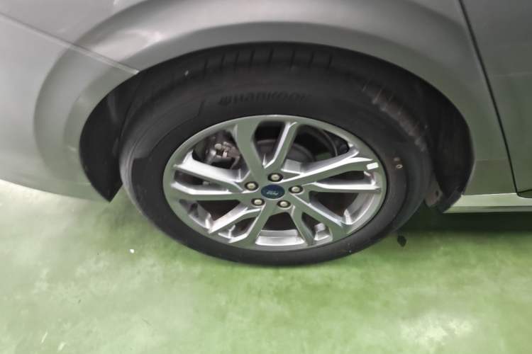 Used Ford Mondeo 2023 EcoBoost 180 Luxury Model Right Rear Wheel Hub