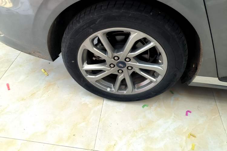 Used Ford Mondeo 2023 EcoBoost 180 Luxury Model Right Rear Wheel Hub
