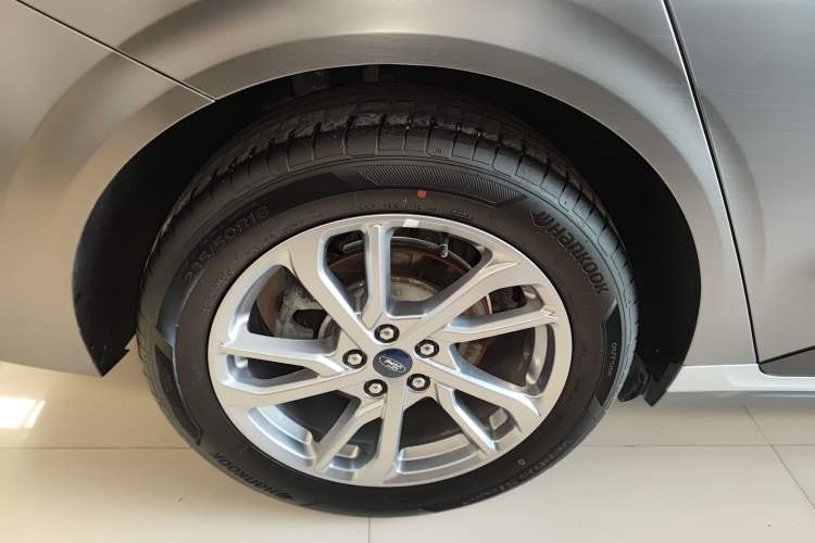 Used Ford Mondeo 2023 EcoBoost 245 Luxury Model Right Rear Wheel Hub