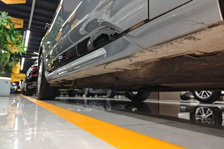 Used Ford Mondeo 2023 EcoBoost 245 Luxury Model Right Side Sill