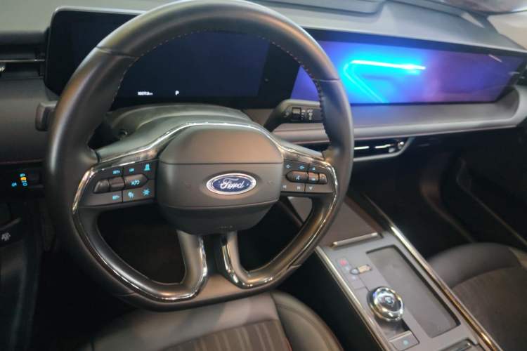 Used Ford Mondeo 2023 EcoBoost 180 Luxury Model Steering Wheel