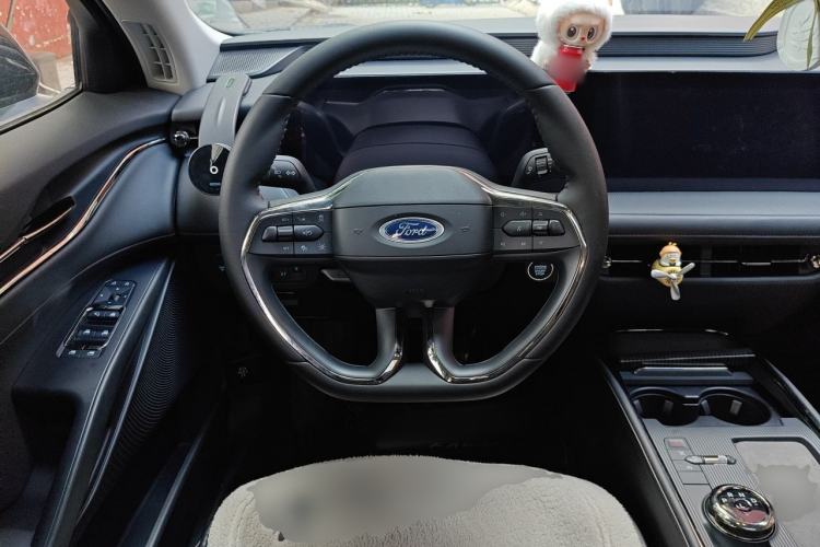 Used Ford Mondeo 2023 EcoBoost 245 Luxury Model Steering Wheel