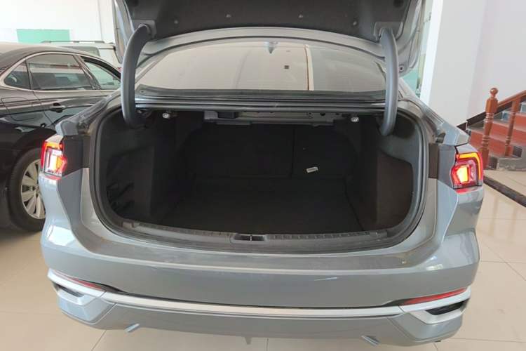 Used Ford Mondeo 2023 EcoBoost 180 Comfort Model Trunk