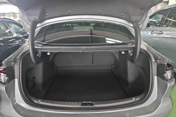 Used Ford Mondeo 2023 EcoBoost 180 Luxury Model Trunk