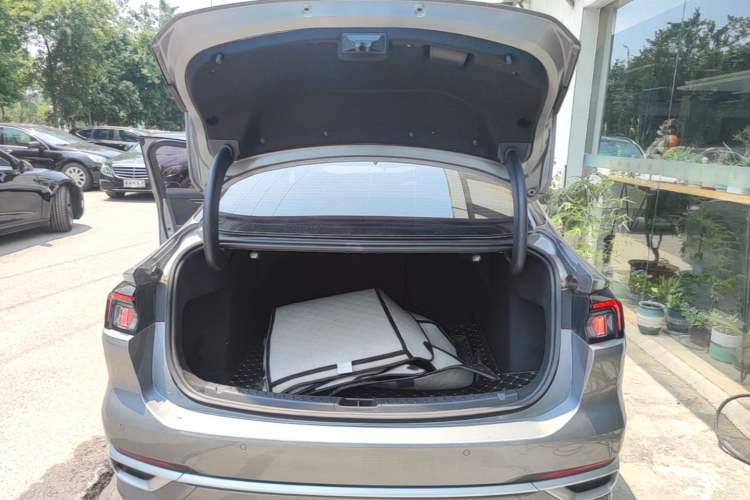 Used Ford Mondeo 2023 EcoBoost 245 Luxury Model Trunk