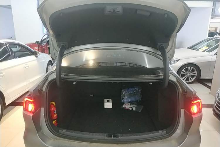 Used Ford Mondeo 2023 EcoBoost 245 Ultimate Model Trunk