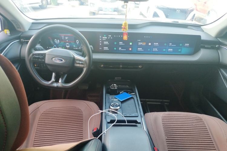 Used Ford Mondeo 2023 EcoBoost 180 Luxury Model Center Console