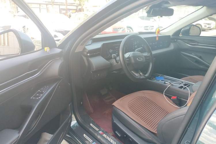 Used Ford Mondeo 2023 EcoBoost 180 Luxury Model Driver Seat
