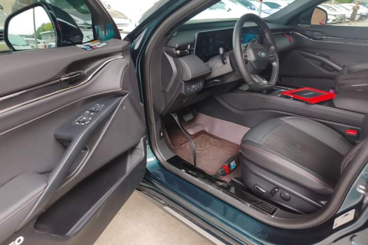 Used Ford Mondeo 2023 EcoBoost 180 Comfort Model Driver Seat