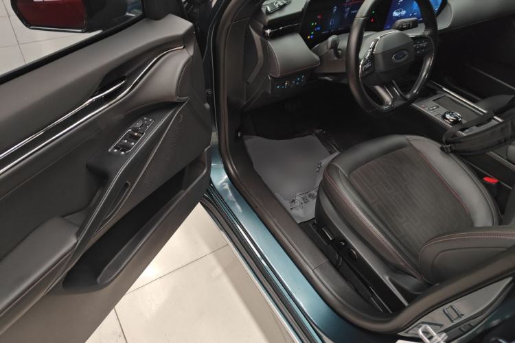 Used Ford Mondeo 2023 EcoBoost 180 Comfort Model Driver Seat
