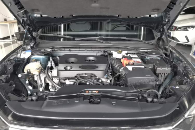 Used Ford Mondeo 2023 EcoBoost 180 Comfort Model Engine Bay