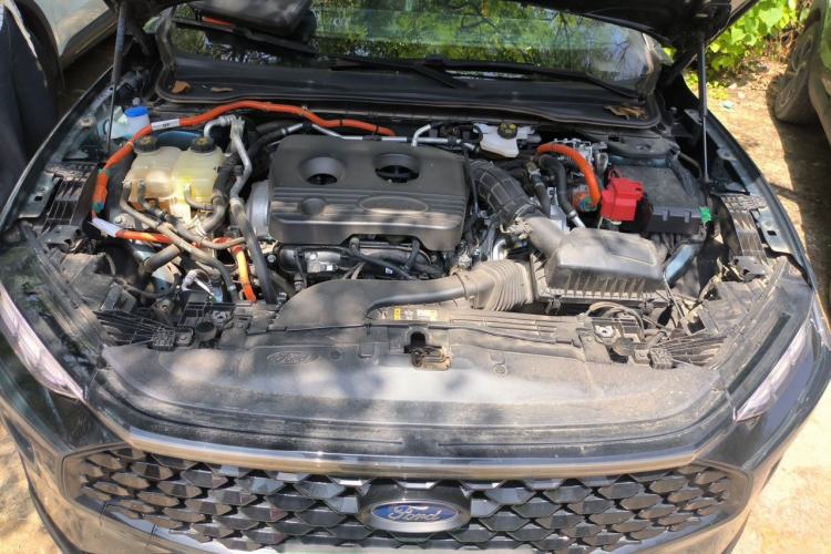 Used Ford Mondeo 2023 1.5T E-Hybrid ST-Line Engine Bay