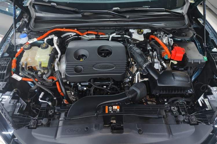 Used Ford Mondeo 2023 1.5T E-Hybrid ST-Line Engine Bay
