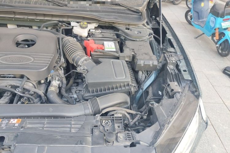 Used Ford Mondeo 2023 EcoBoost 180 Luxury Model Engine Bay Left