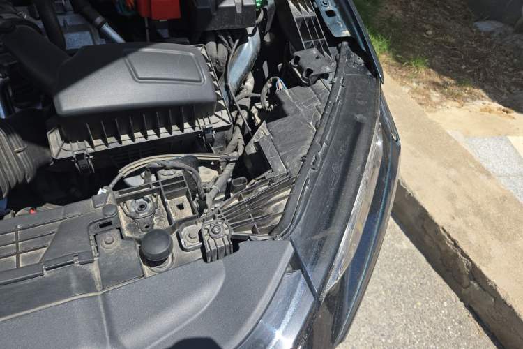 Used Ford Mondeo 2023 1.5T E-Hybrid ST-Line Engine Bay Left