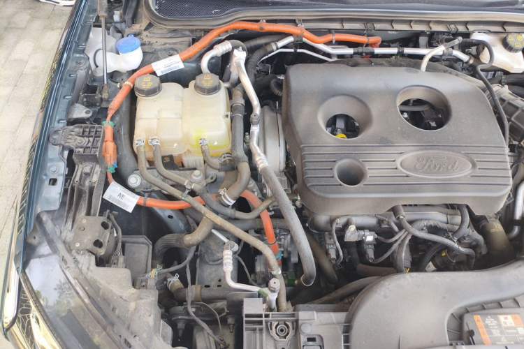 Used Ford Mondeo 2023 1.5T E-Hybrid Luxury Version Engine Bay Right