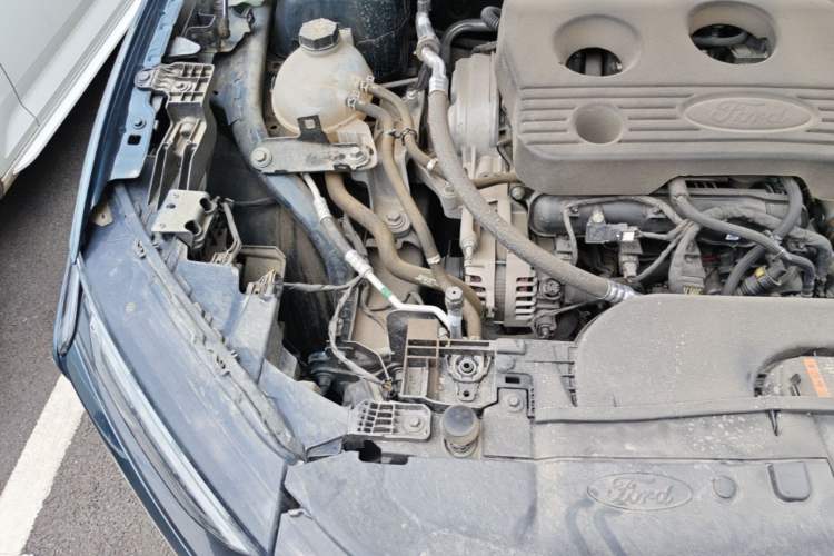 Used Ford Mondeo 2023 EcoBoost 180 Luxury Model Engine Bay Right