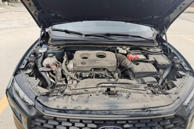 Used Ford Mondeo 2023 EcoBoost 180 Comfort Model Engine Bay