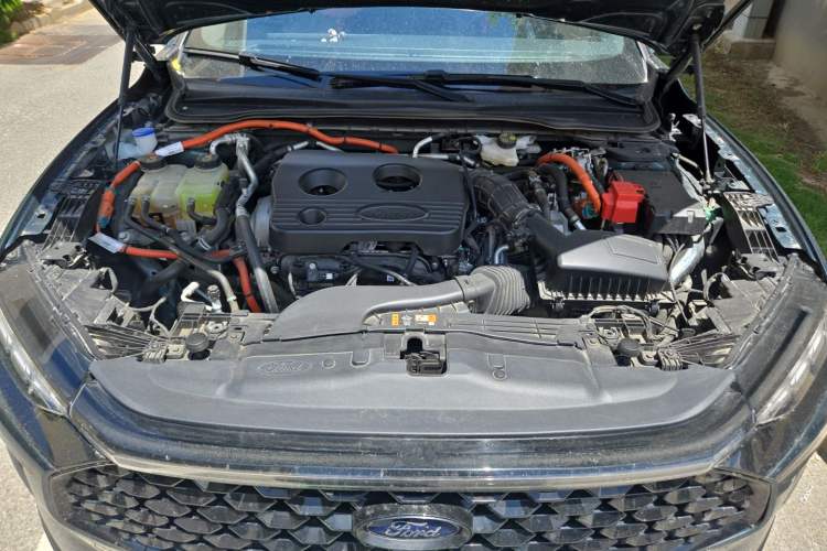 Used Ford Mondeo 2023 1.5T E-Hybrid ST-Line Engine Bay