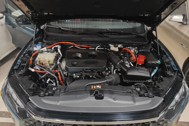 Used Ford Mondeo 2023 1.5T E-Hybrid ST-Line Engine Bay