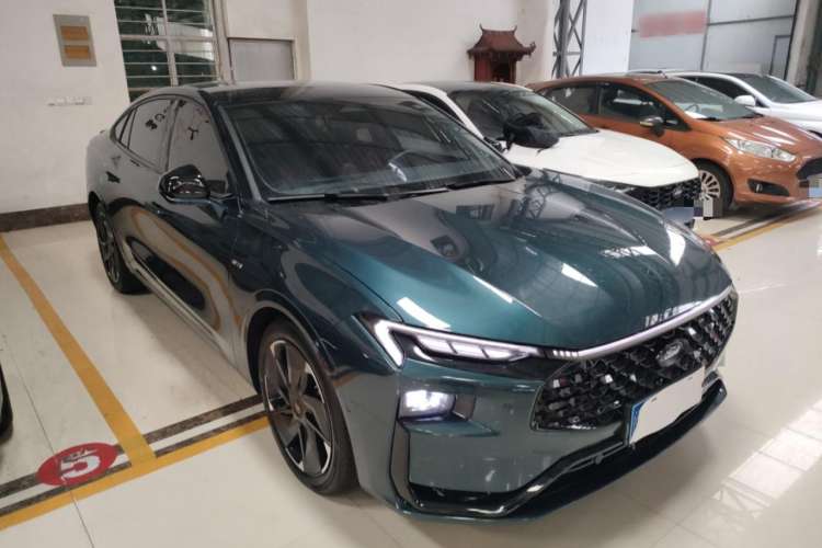 Used Ford Mondeo 2023 1.5T E-Hybrid ST-Line Front Right 45 Deg