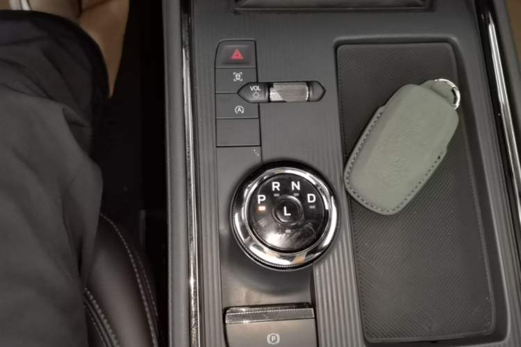 Used Ford Mondeo 2023 EcoBoost 180 Comfort Model Gear Lever